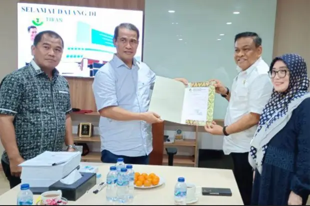 IKA Fisip Unhas Dukung...