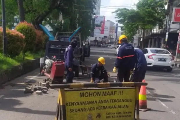 Dinas PU Makassar Turunkan...