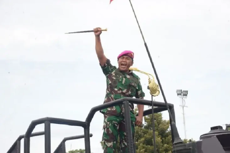 Naik Pangkat, Mantan...