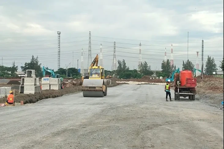 Pembangunan Sirkuit...