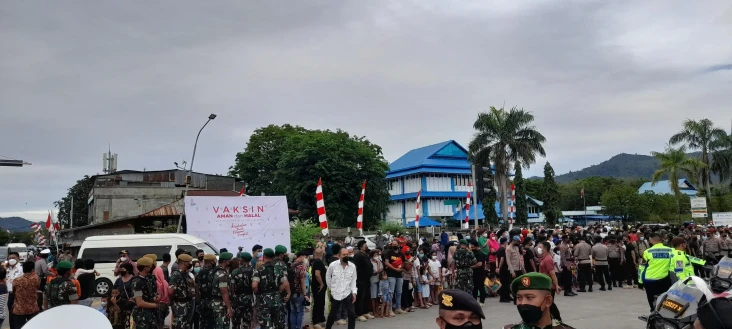 Ribuan Warga Bitung...