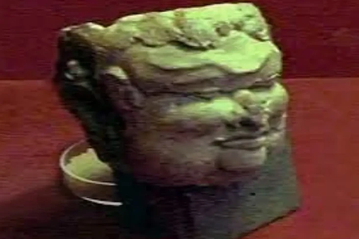 Misteri Topeng Gajah...