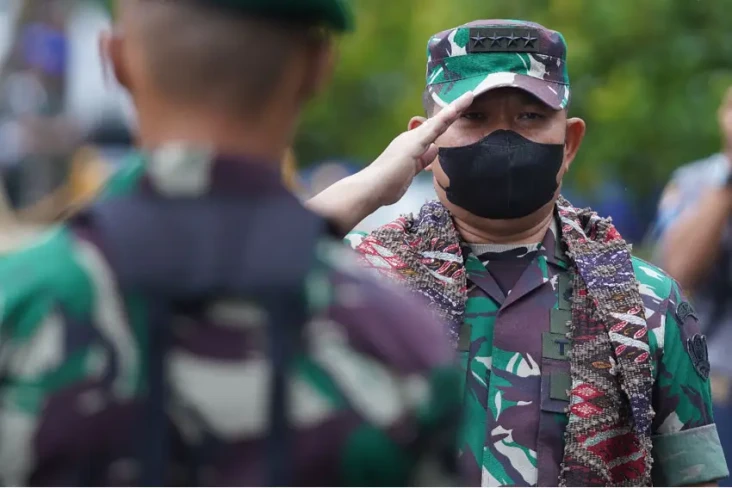 Diam-diam, Jenderal...