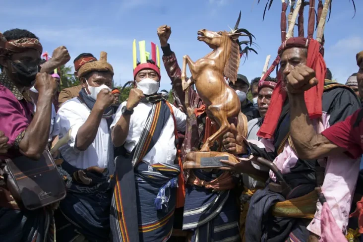 Buka Festival Pasola,...
