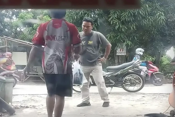 Minta Oli Tidak Dikasih,...