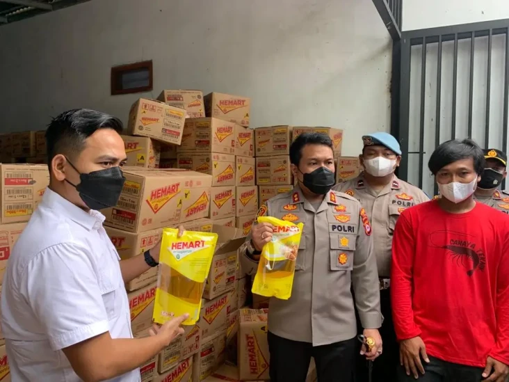 Polisi Bongkar Rumah...