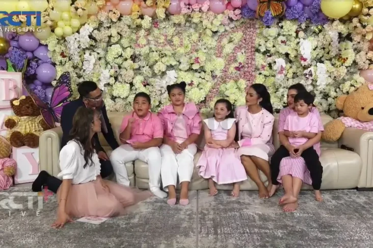Panik, Krisdayanti dan...