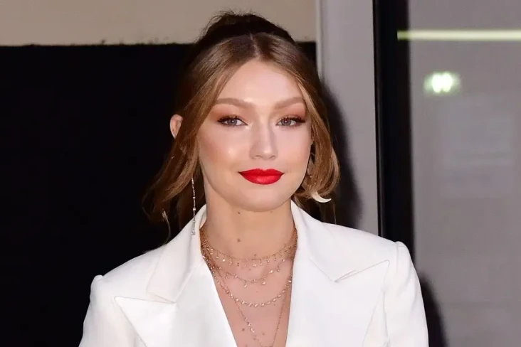 Gigi Hadid Mengutuk...