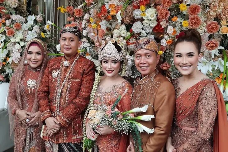 Assyifa Nuraini Adik...