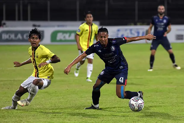 Hasil Arema vs Persik:...