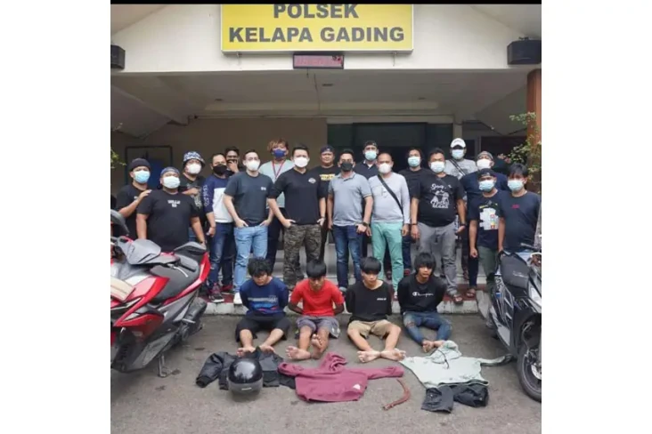 Polisi Ringkus Kawanan...