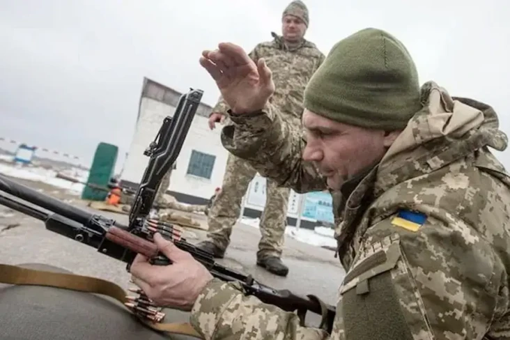 Warga Ukraina Menantang...