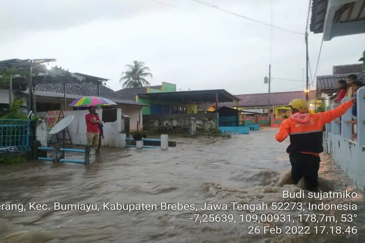 Banjir Bandang Terjang...
