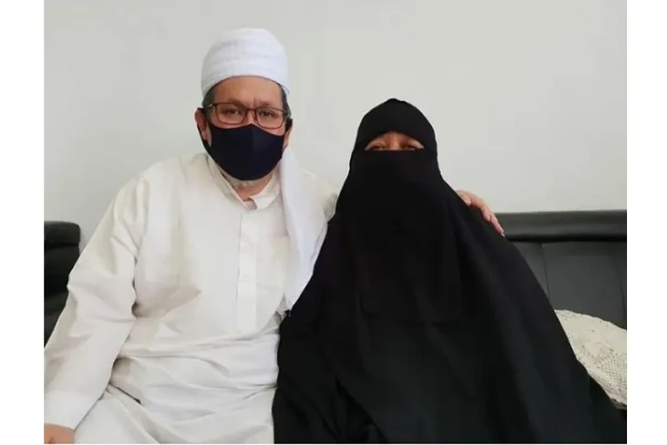Istri Almarhum Ustaz...