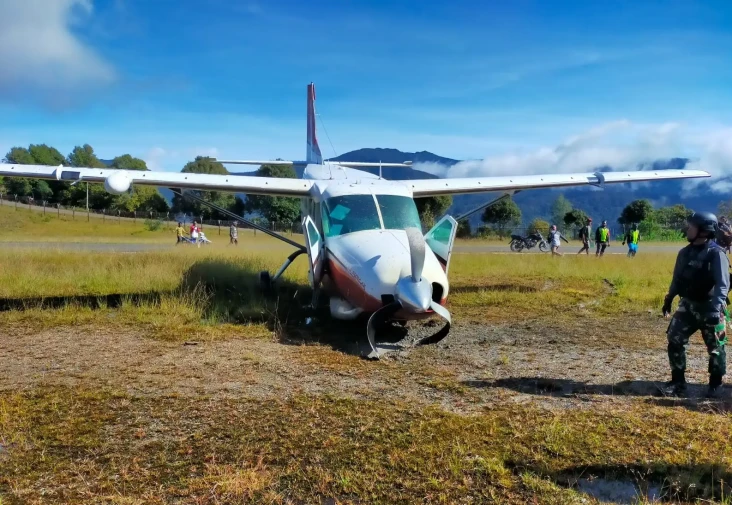 Pesawat Spirit Avia...