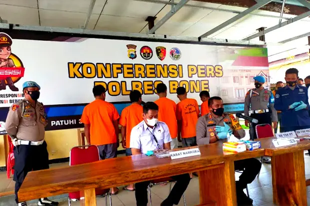 Kapolres Bone Ajak Masyarakat...