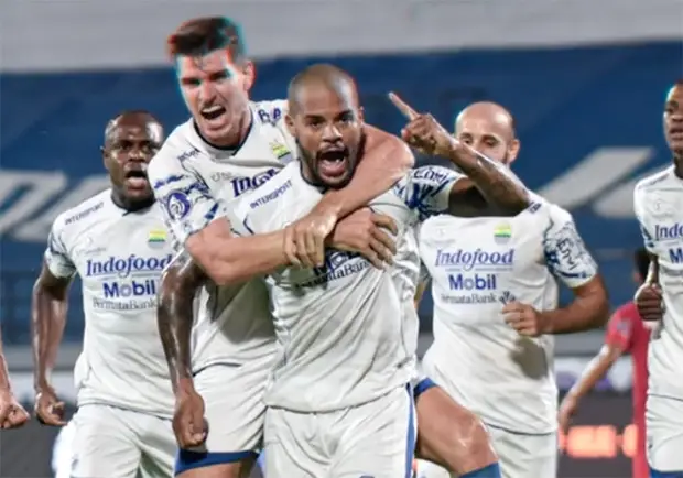 Hasil Persija vs Persib:...