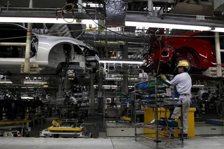 Toyota Tutup 14 Pabrik...