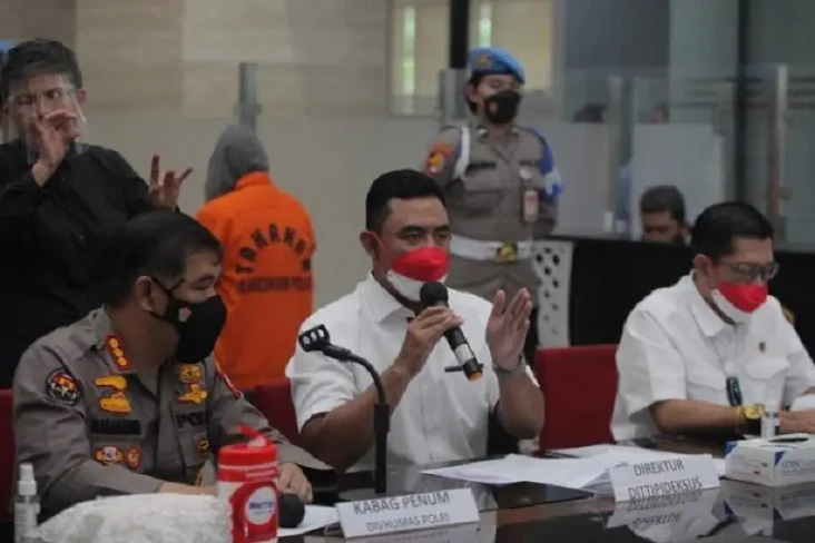 Bareskrim Bidik Tiga...
