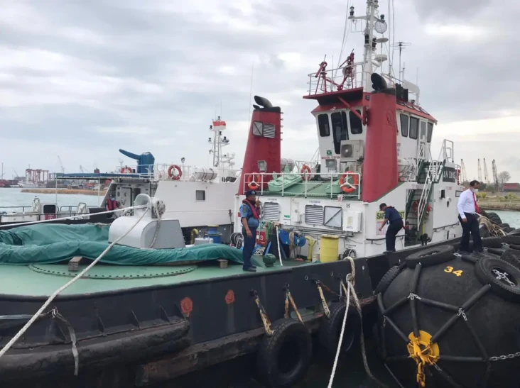 Kapal Asing Berbendera...
