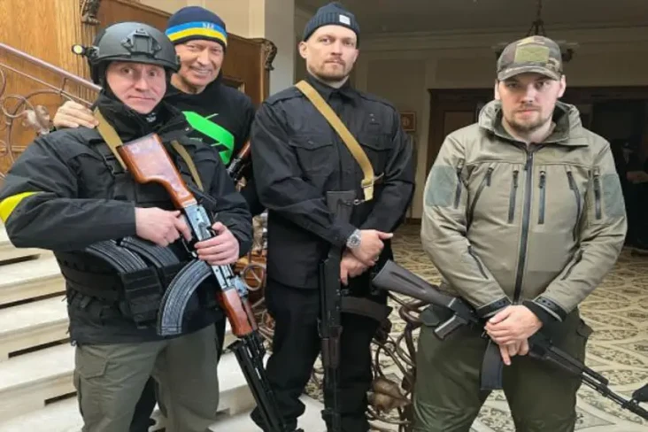 Juara Dunia Tinju Oleksandr...