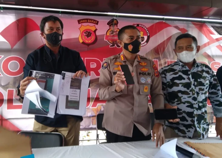 Ratusan Korban Tertipu...