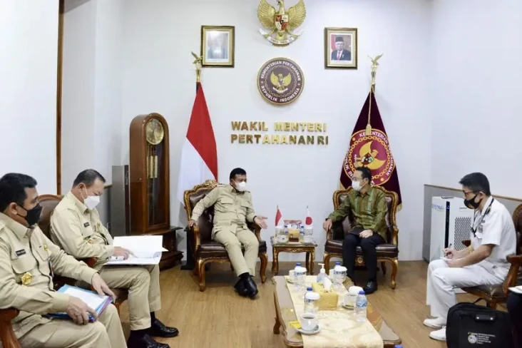Perkuat Kerja Sama Pertahanan,...