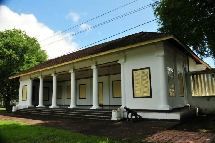 Istana Mini Banda Neira...