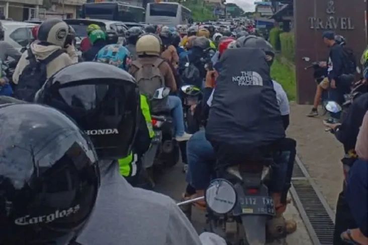 Pelabuhan Tanjung Priok...