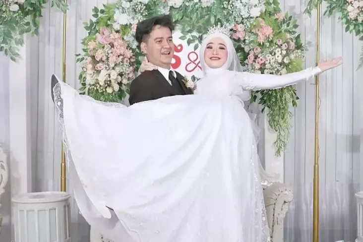Susi Latifah Mantan...