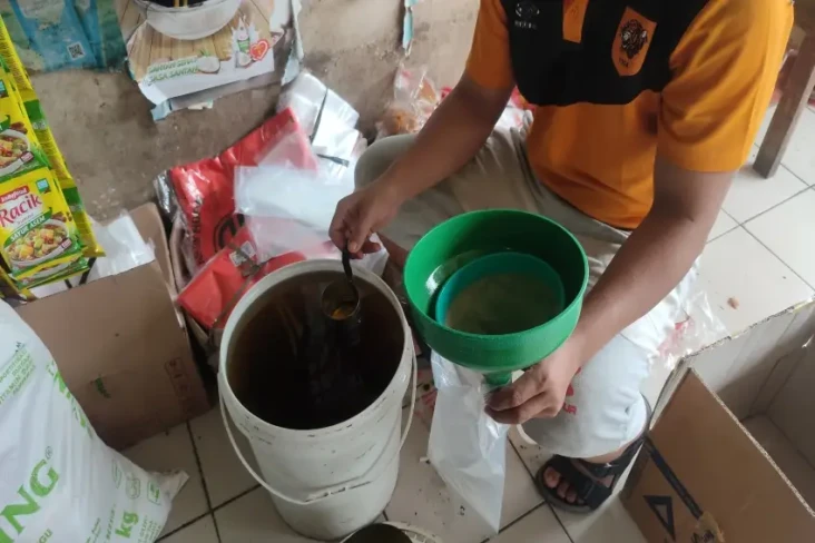 Sebulan Aturan Minyak...