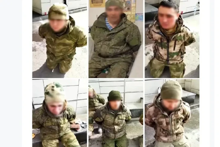Ukraina Tunjukkan Tentara-tentara...