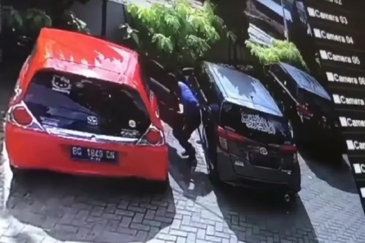 Penampakan Pencuri saat...