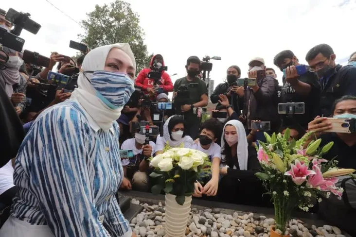 Usai Ziarah ke Makam...