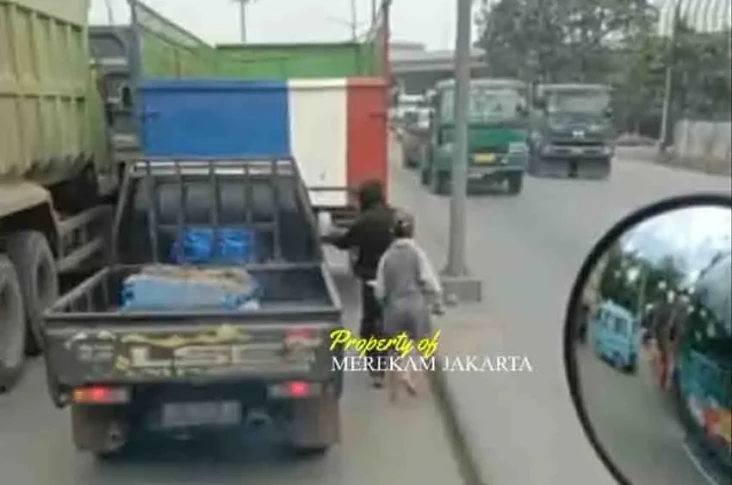 Viral! Sopir Pikap Dipalak...
