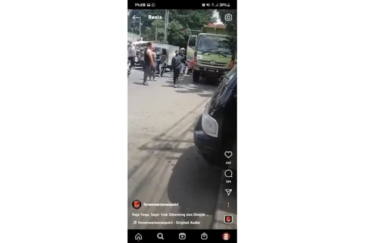 Viral, Pria Berotot...