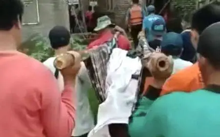 Tangis Histeris Keluarga...