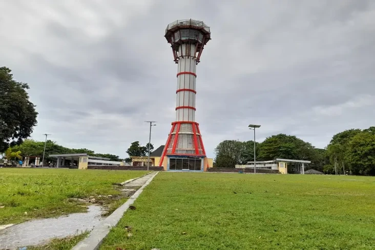 Mubazir! Menara Pemantau...
