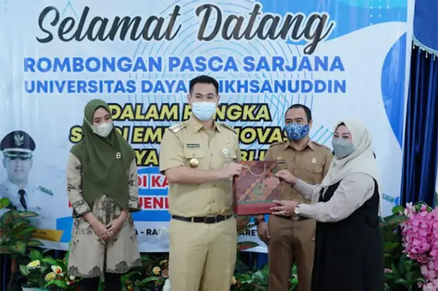 Universitas Dayanu Ikhsanuddin...