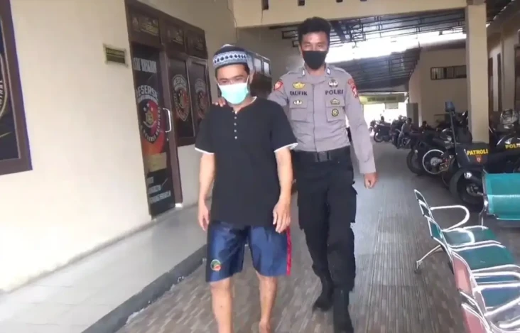 Tega! Suami Palsukan...