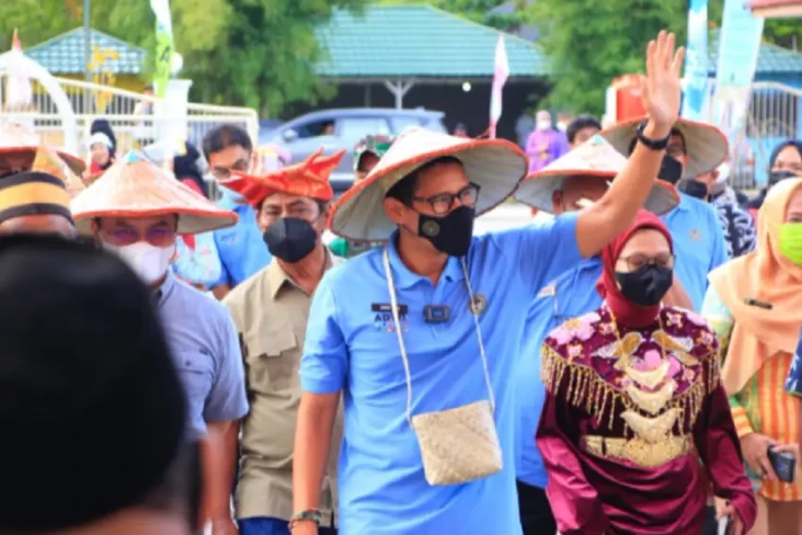 Sandiaga Uno Ajak Desa...