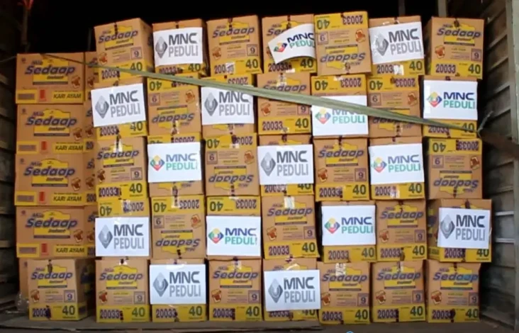 MNC Peduli Serahkan...