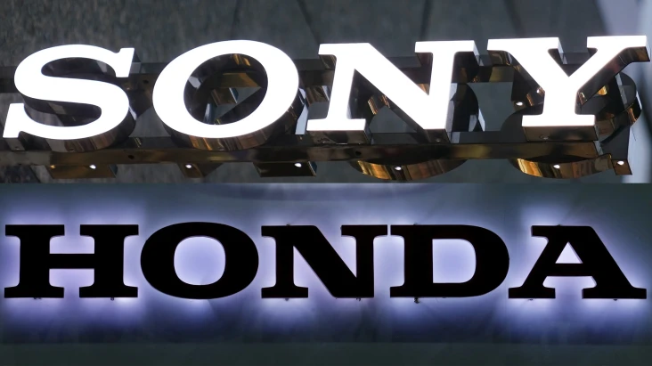 Bergabung! Sony dan...