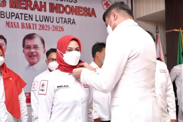 Adnan Lantik Bupati...