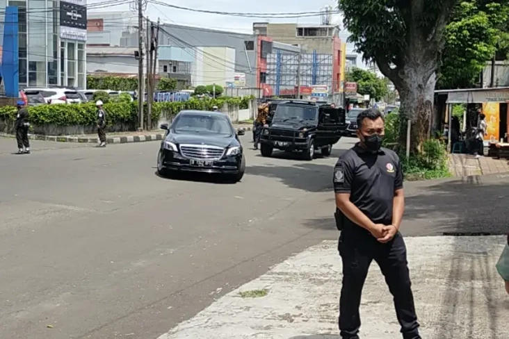 Jokowi Hadiri Resepsi...