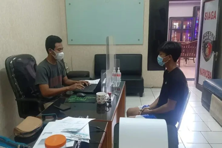 Usai Dicekik dan Pingsan,...