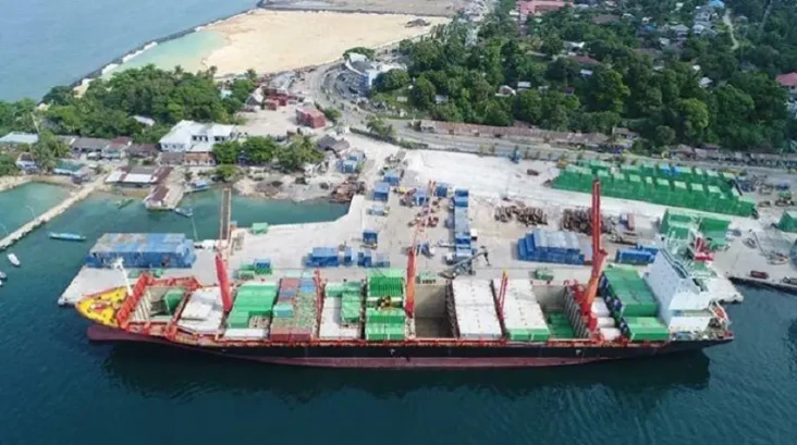 Pelabuhan Sorong Mencekam,...