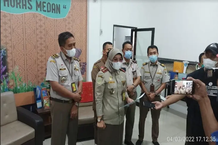 Flu Burung Mewabah,...