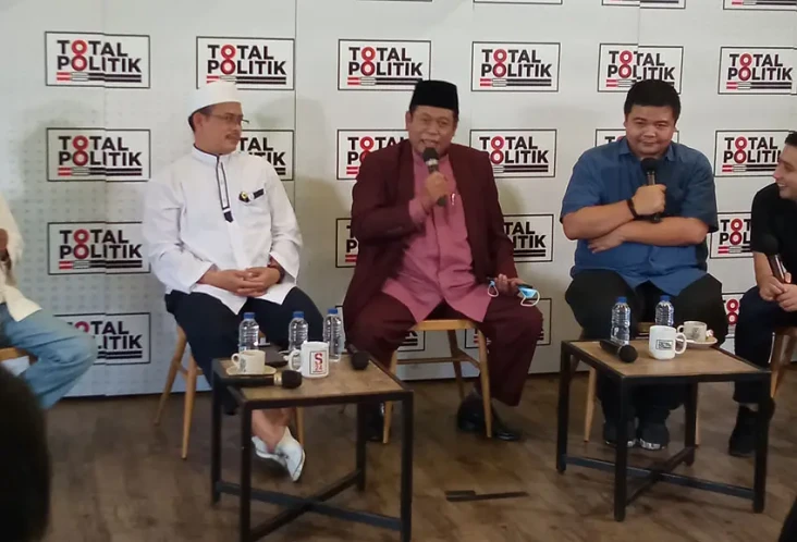 Ada Desakan Menghukum...