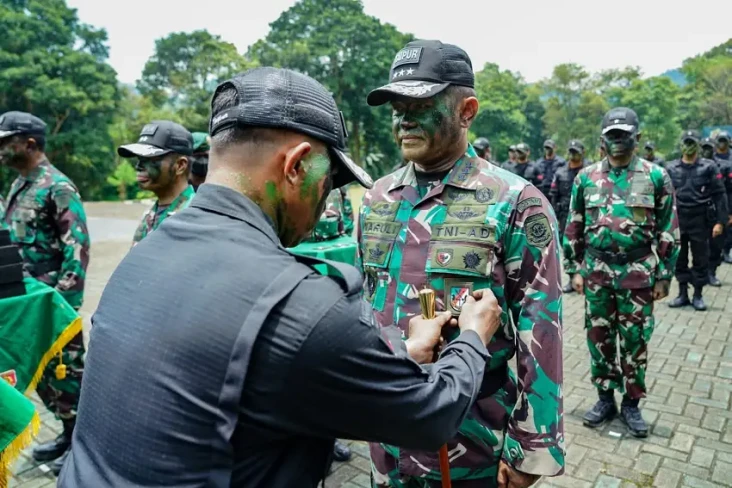 Pangkostrad Letjen TNI...